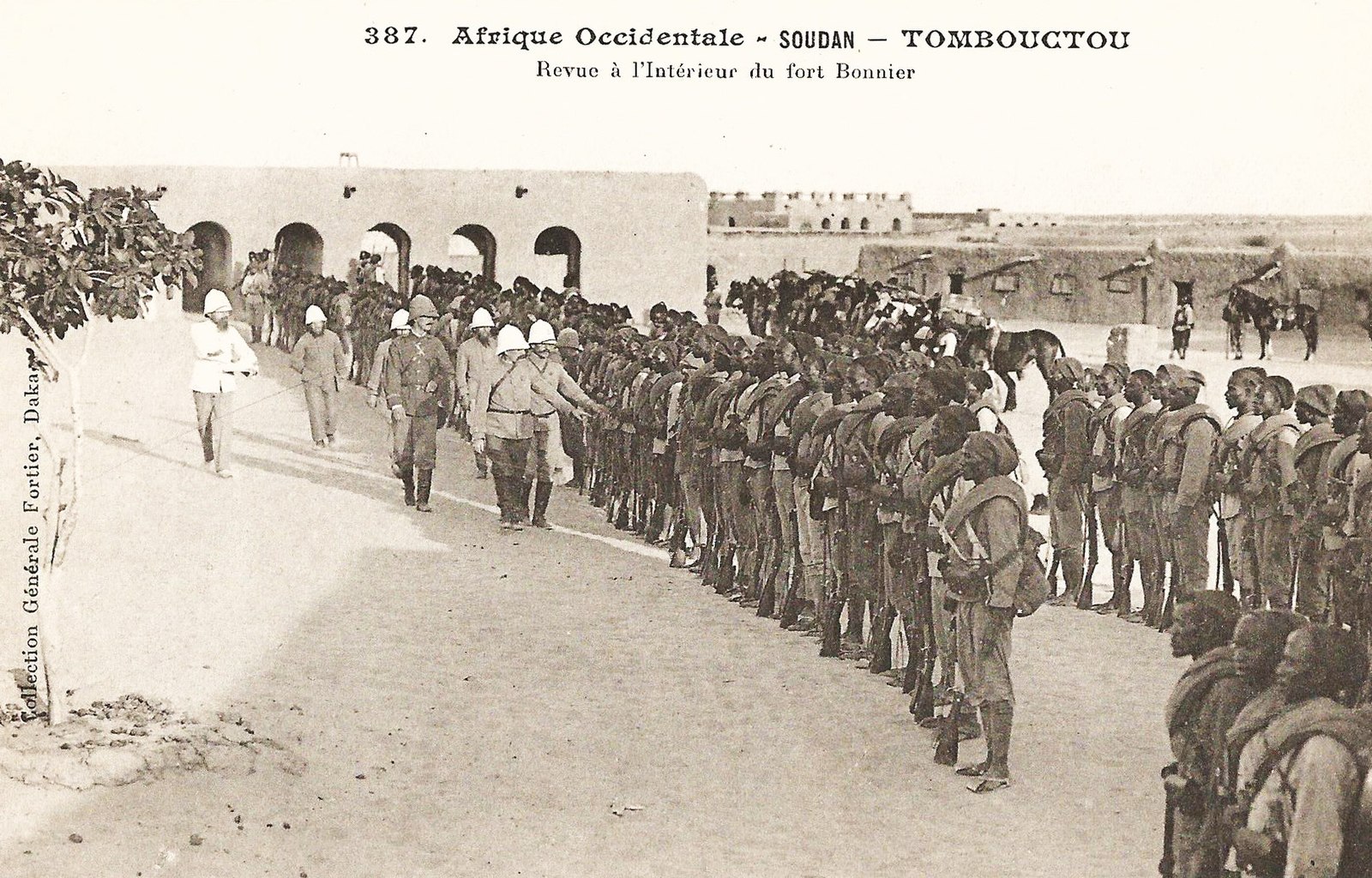 The French colonial army in Fort Bonnier, Tombouctou, today’s Mali